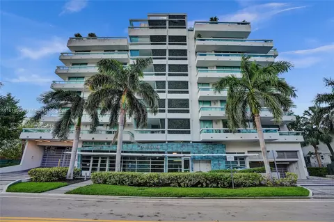 1025 92nd St #503, Bay Harbor Islands, FL 33154