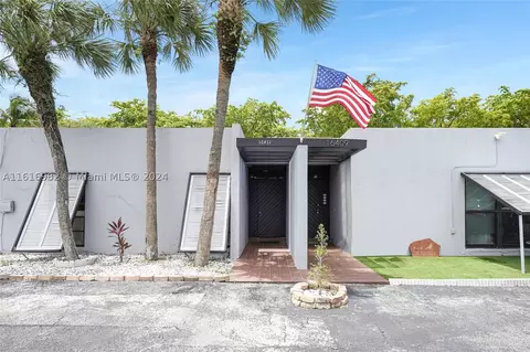 16411 Fox Den Ct, Miami Lakes, FL 33014