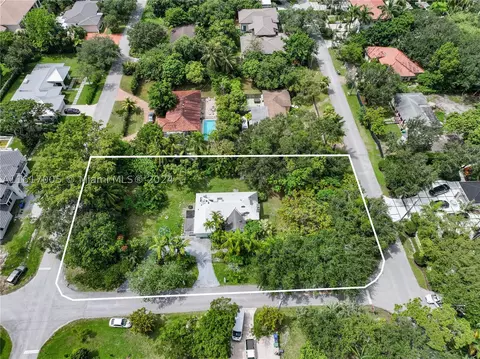 7160 SW 70th St, Miami, FL 33143