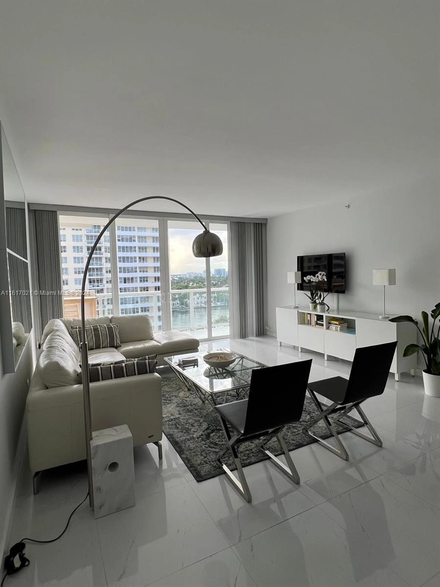 5601 Collins Ave Unit 1115  