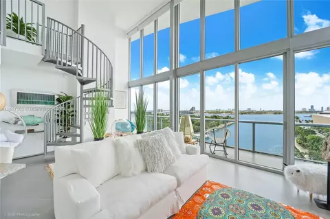 888 Biscayne Blvd #905, Miami, FL 33132