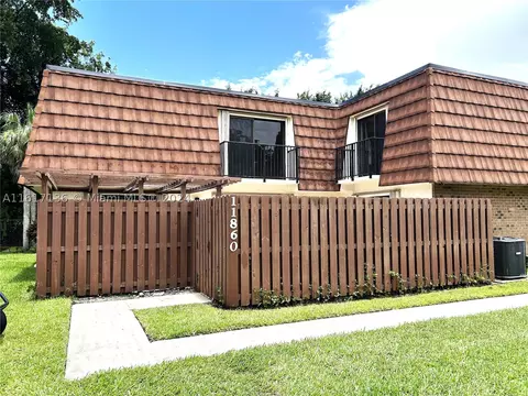 11860 SW 9th Mnr, Davie, FL 33325