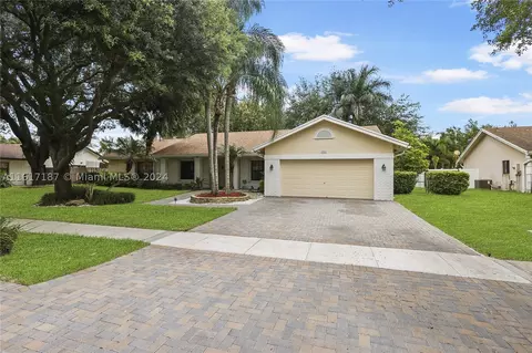 20261 NW 8th St, Pembroke Pines, FL 33029
