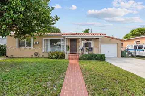 310 W 61st St, Hialeah, FL 33012