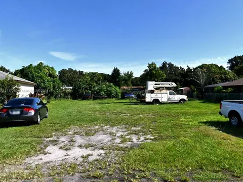 708 Ixoria Ave, Fort Pierce, FL 34982