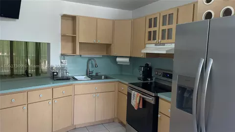 1750 NE 191st St #205-1, Miami, FL 33179