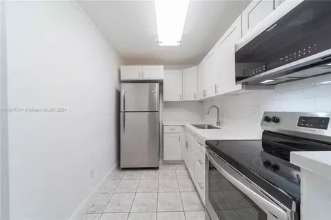8501 NW 8th St #110, Miami, FL 33126