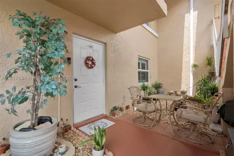 10010 Twin Lakes Dr #6-B, Coral Springs, FL 33071
