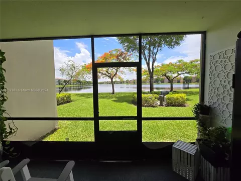 550 SW 138th Ave #113K, Pembroke Pines, FL 33027