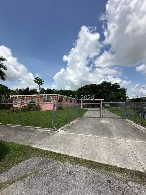 422 SW 12th Ave, Homestead, FL 33030