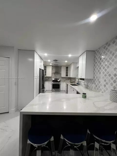 Undisclosed, Miami, FL 33196 photo 10