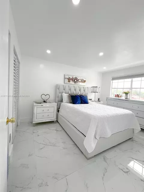 Undisclosed, Miami, FL 33196 photo 22