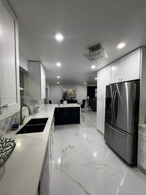 Undisclosed, Miami, FL 33196 photo 11