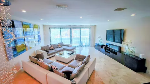 21382 Marina Cove Cir #16-D, Aventura, FL 33180