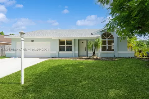 9790 SW 218th St, Cutler Bay, FL 33190