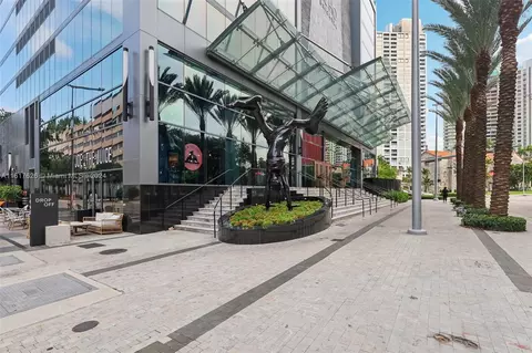 1451 Brickell Ave #1504, Miami, FL 33131