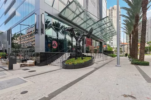 1451 Brickell Ave #1504, Miami, FL 33131