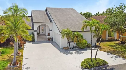 5033 SW 151st Pl, Miami, FL 33185