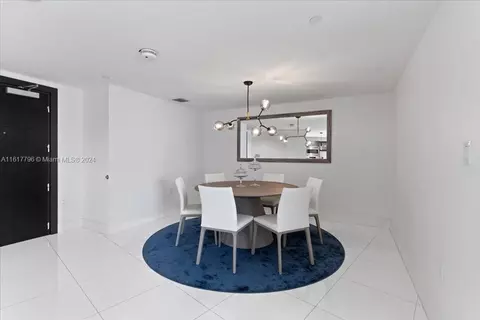 200 Biscayne Boulevard Way #3808, Miami, FL 33131