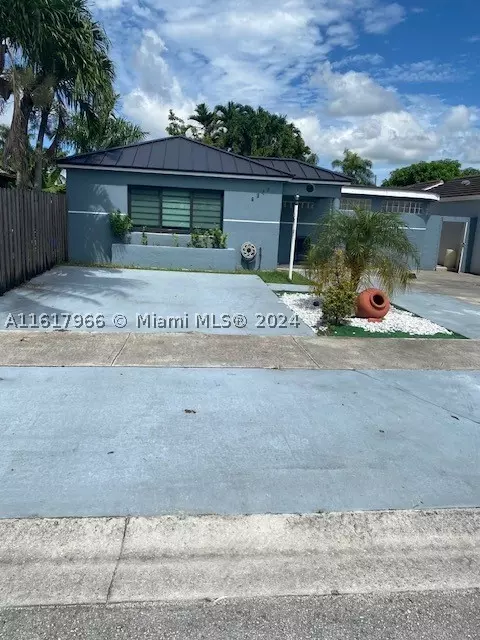 8249 SW 148th Pl, Miami, FL 33193