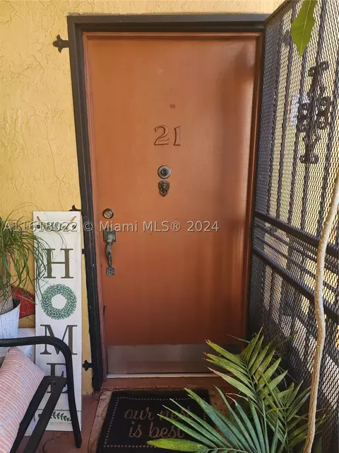 10839 NW 7th St #12-21, Miami, FL 33172