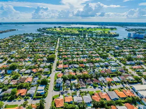 View/Area - 9000 Abbott Ave, Surfside, FL 33154 photo 9 of 11