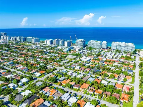 View/Area - 9000 Abbott Ave, Surfside, FL 33154 photo 8 of 11