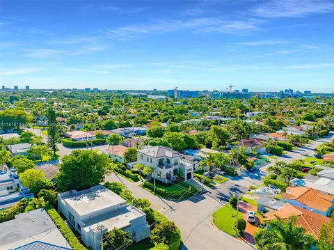 View/Area - 9000 Abbott Ave, Surfside, FL 33154 photo 4 of 11