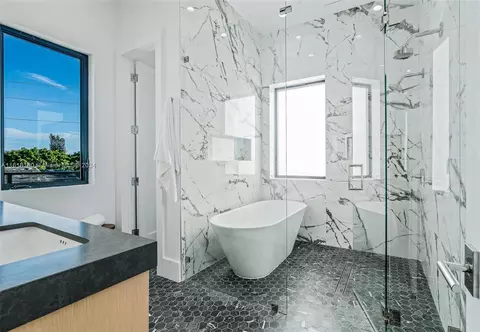 Bath - 9000 Abbott Ave, Surfside, FL 33154 photo 8 of 10