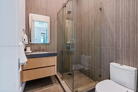 Bath - 9000 Abbott Ave, Surfside, FL 33154 photo 2 of 10