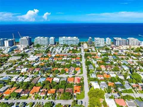 View/Area - 9000 Abbott Ave, Surfside, FL 33154 photo 6 of 11