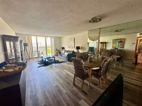 2780 NE 183rd St #803, Aventura, FL 33160