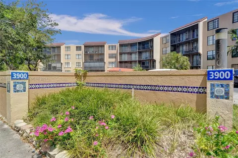 3900 N Hills Dr #406, Hollywood, FL 33021