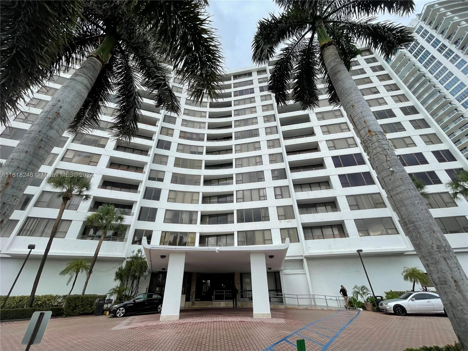 3505 S Ocean Dr Unit 310  