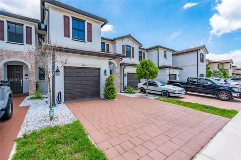 3308 W 108th St, Hialeah, FL 33018 photo 1
