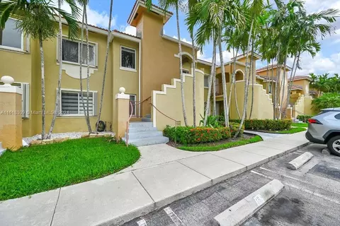 7921 NW 6th St #202, Pembroke Pines, FL 33024
