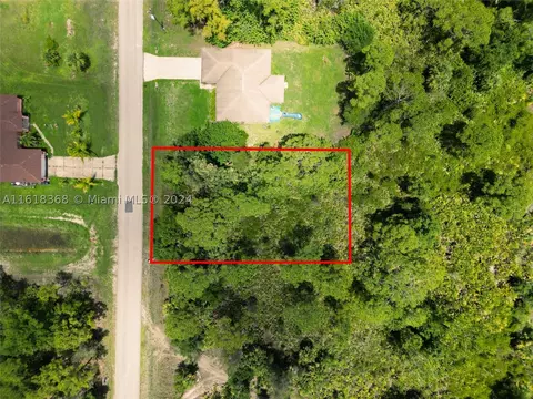 3421 53rd St W, Lehigh Acres, FL 33971