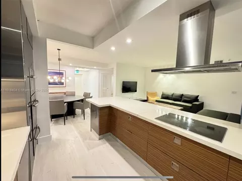 749 Crandon Blvd #212, Key Biscayne, FL 33149