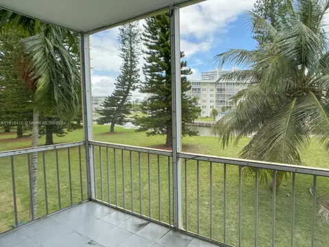 2905 Point East Dr #L-216, Aventura, FL 33160