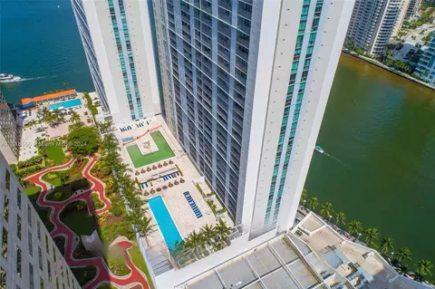 335 S Biscayne Blvd #4106, Miami, FL 33131