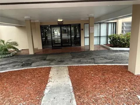 4168 Inverrary Dr #302, Lauderhill, FL 33319