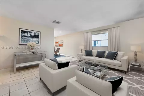 6802 NW 58th Ct, Tamarac, FL 33321