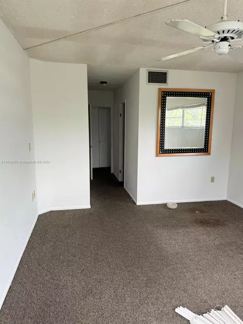 1690 NE 191st St #316-1, Miami, FL 33179
