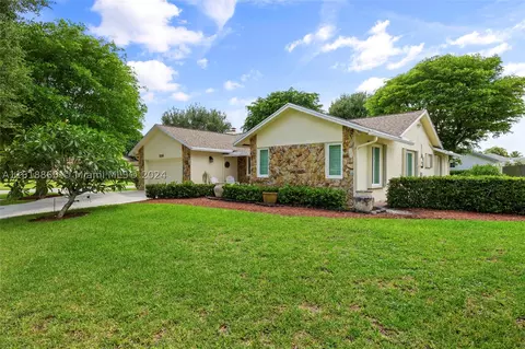 256 Ponce De Leon St, Royal Palm Beach, FL 33411