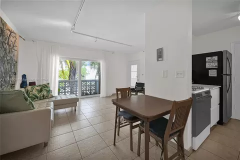350 Collins Ave #212, Miami Beach, FL 33139