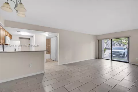 7090 NW 179th St #104, Hialeah, FL 33015