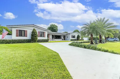 8202 SW 165th Ter, Palmetto Bay, FL 33157