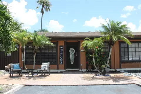 2381 Walnut Ct #2381, Pembroke Pines, FL 33026