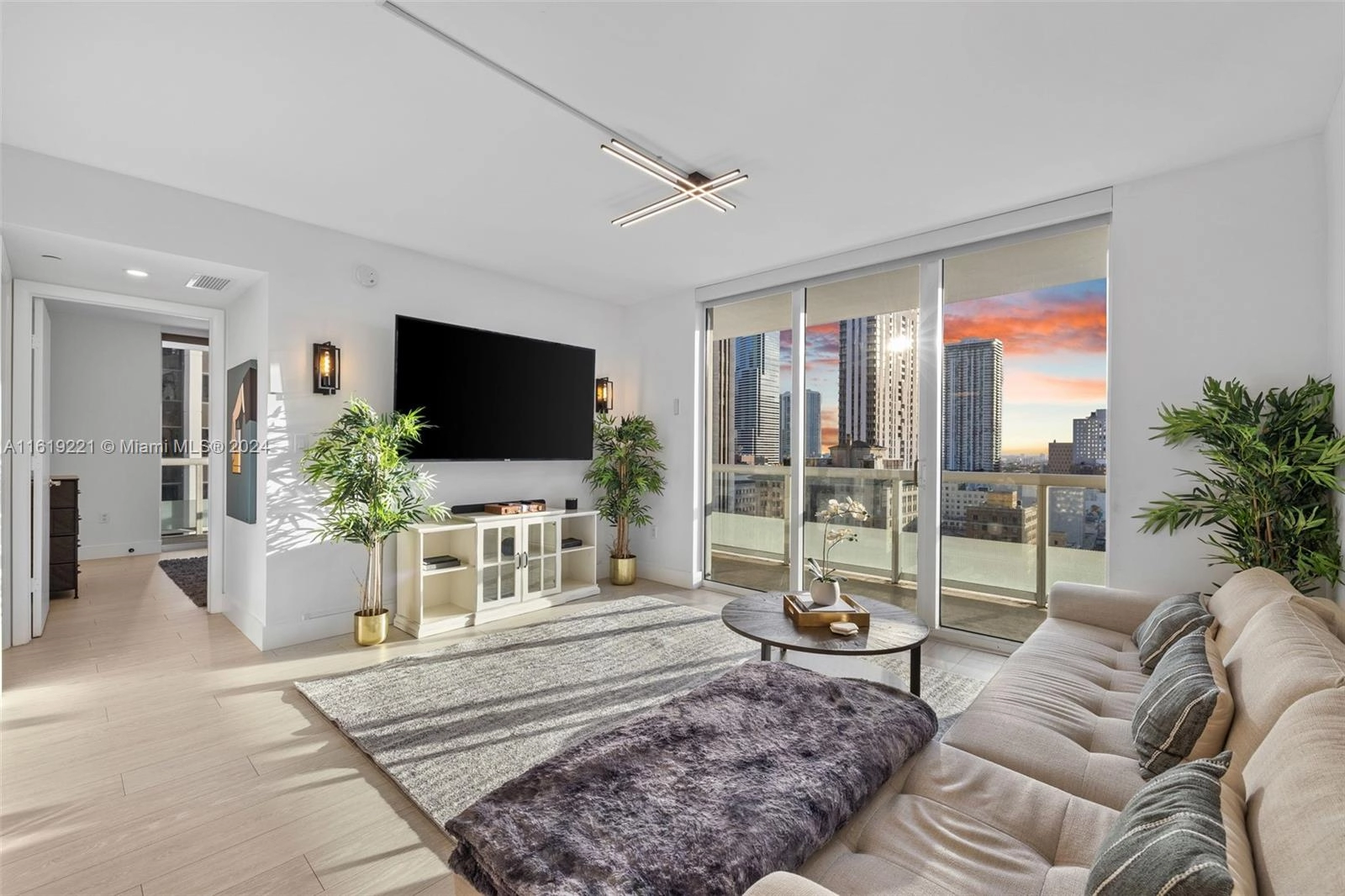 50 Biscayne Blvd Unit 1911  