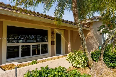 4205 Mckinley St, Hollywood, FL 33021